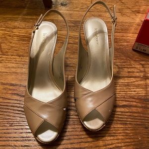 Brand New Liz Claiborne Jacquelle kitten heel sandals